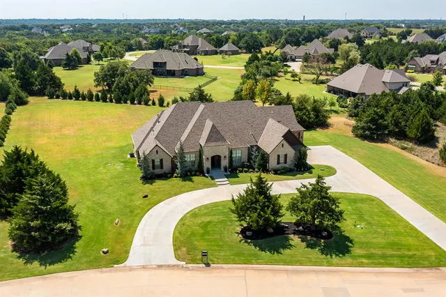 Photo 3 — 1116 Abberly Circle, Arcadia, OK 73007