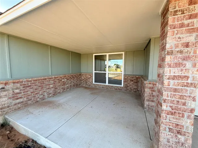 Photo 2 — 20713 Brush Creek Boulevard, Harrah, OK 73045