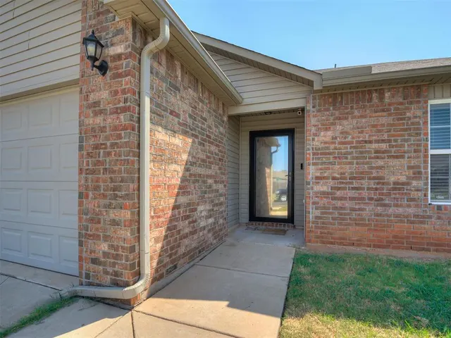 Photo 4 — 9604 Kindsey Avenue, Oklahoma City, OK 73160
