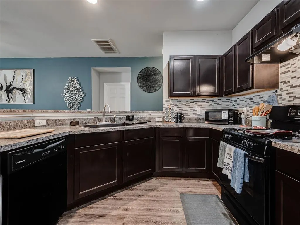 Photo 11 — 9604 Kindsey Avenue, Oklahoma City, OK 73160