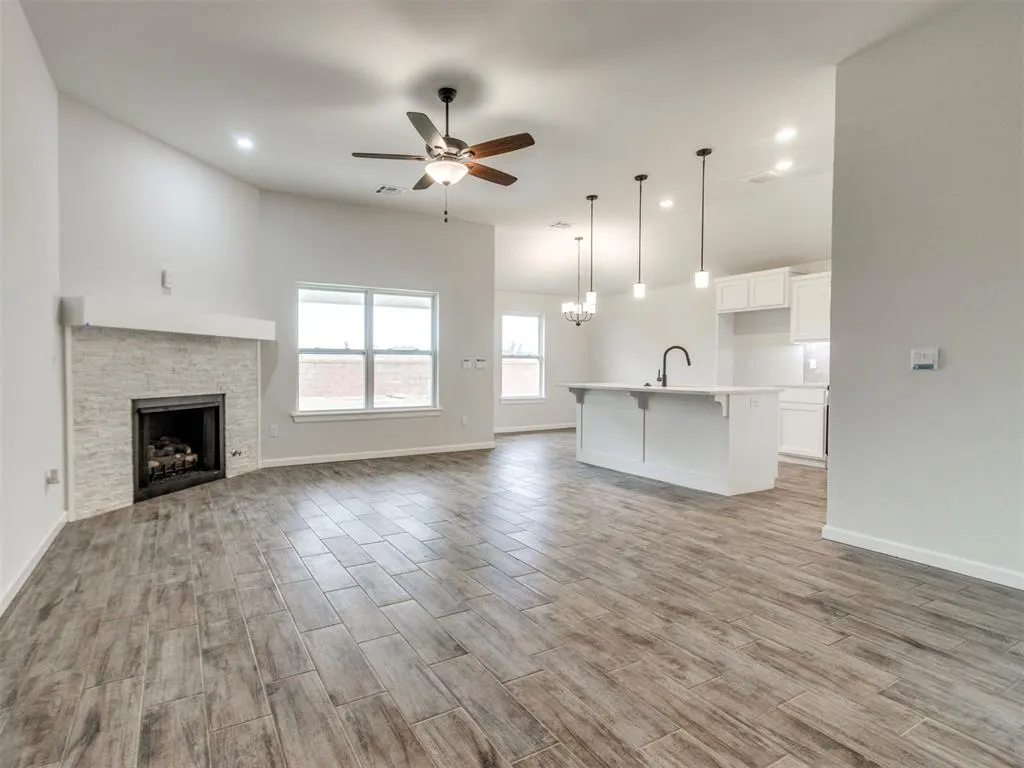 Photo 5 — 1808 Pin Cherry Lane, Moore, OK 73160