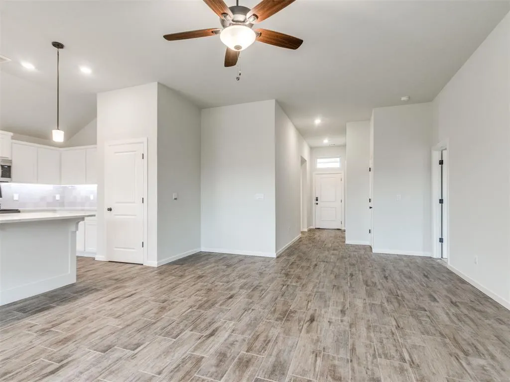 Photo 6 — 1808 Pin Cherry Lane, Moore, OK 73160