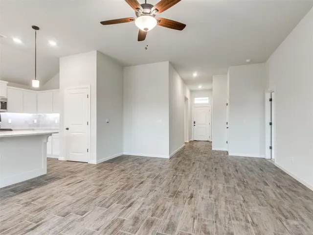 Photo 6 — 1808 Pin Cherry Lane, Moore, OK 73160