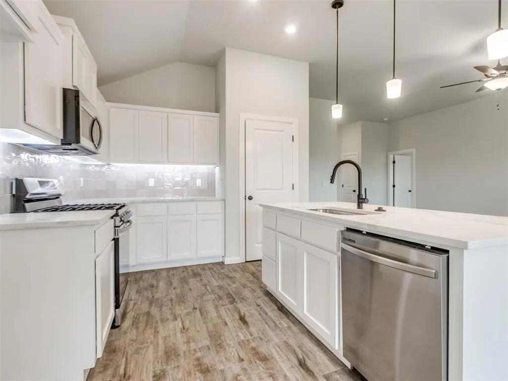 Photo 12 — 1808 Pin Cherry Lane, Moore, OK 73160