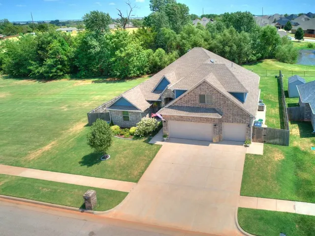 Photo 2 — 3800 Wedgewood Creek Drive, Oklahoma City, OK 73179