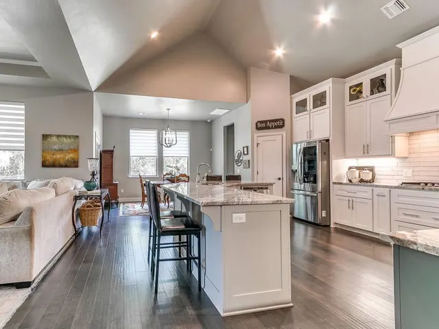 Photo 8 — 3800 Wedgewood Creek Drive, Oklahoma City, OK 73179