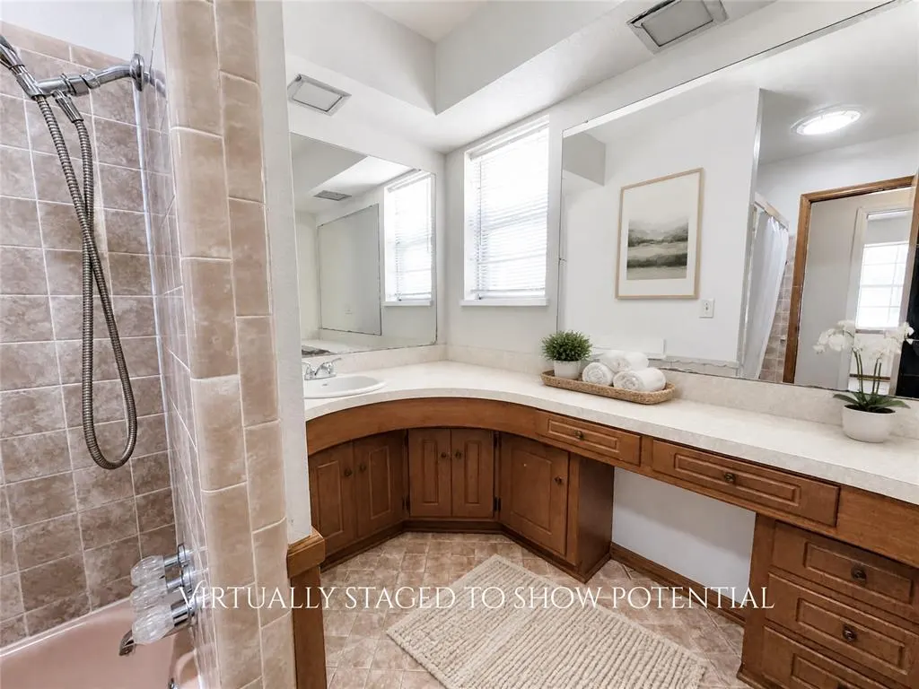 Photo 14 — 7912 Duane Drive, Oklahoma City, OK 73132