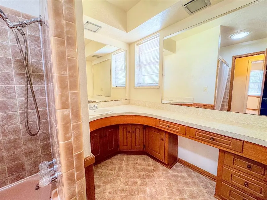 Photo 23 — 7912 Duane Drive, Oklahoma City, OK 73132