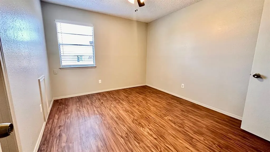 Photo 12 — 6715 Lyrewood Lane, Oklahoma City, OK 73132