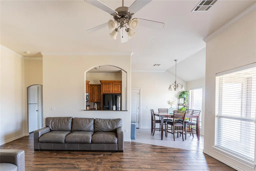 Photo 7 — 10820 NW 37th Street, Yukon, OK 73099