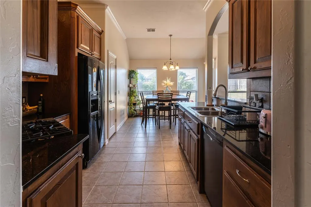 Photo 10 — 10820 NW 37th Street, Yukon, OK 73099