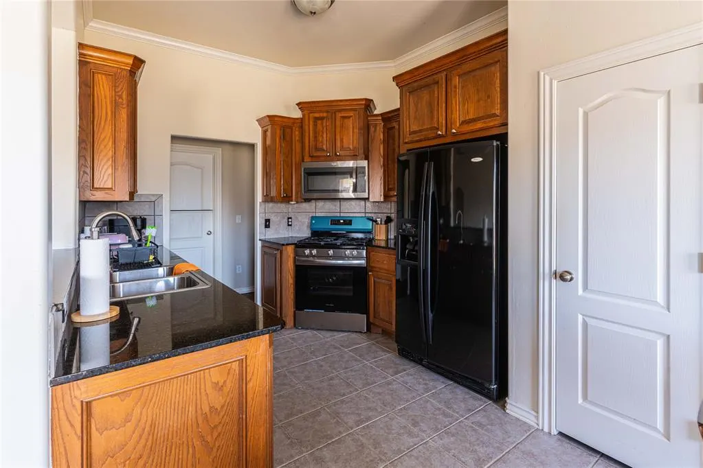 Photo 12 — 10820 NW 37th Street, Yukon, OK 73099
