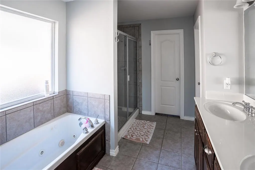 Photo 18 — 10820 NW 37th Street, Yukon, OK 73099