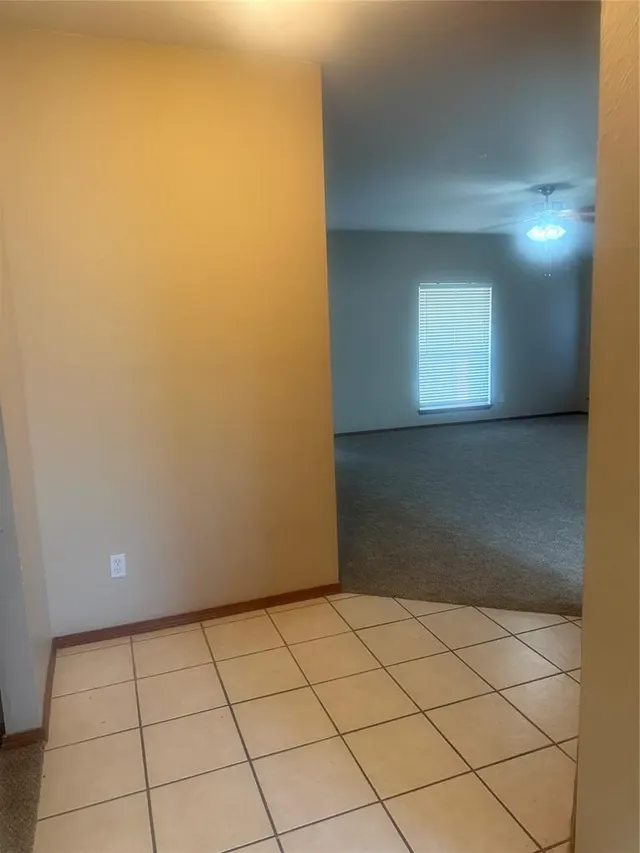 Photo 2 — 12513 SW 14th Street, Yukon, OK 73099
