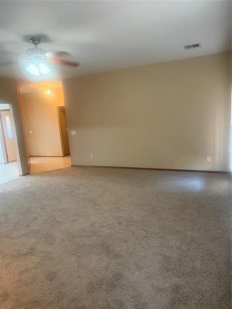 Photo 7 — 12513 SW 14th Street, Yukon, OK 73099