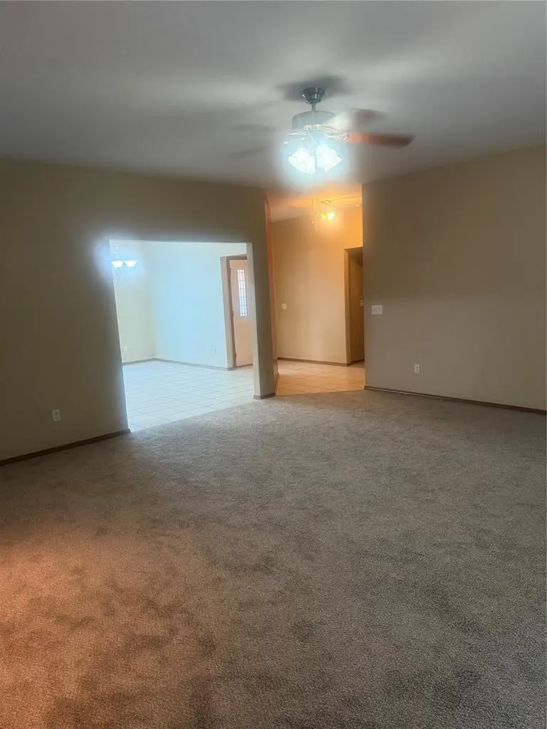 Photo 8 — 12513 SW 14th Street, Yukon, OK 73099