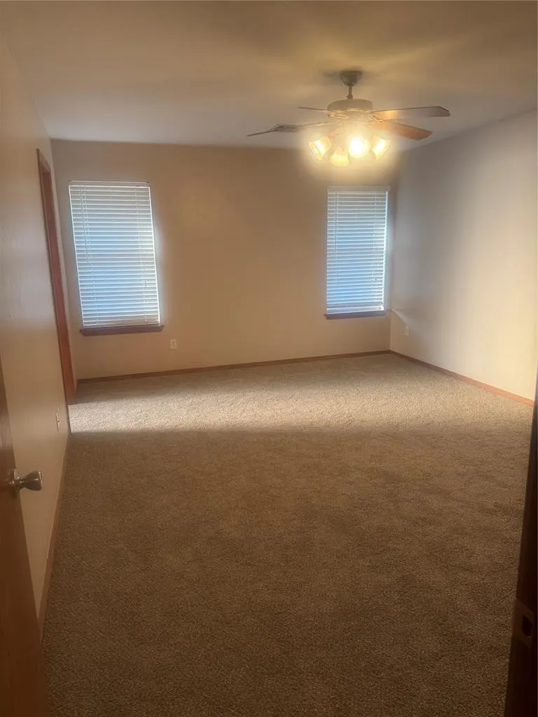 Photo 17 — 12513 SW 14th Street, Yukon, OK 73099