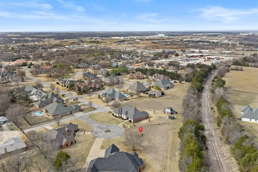 Photo 4 — 2205 Torrey Pines, Ardmore, OK 73401