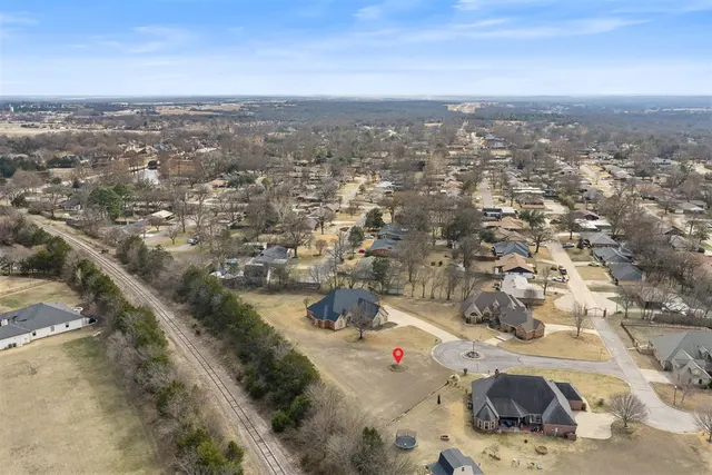 Photo 6 — 2205 Torrey Pines, Ardmore, OK 73401