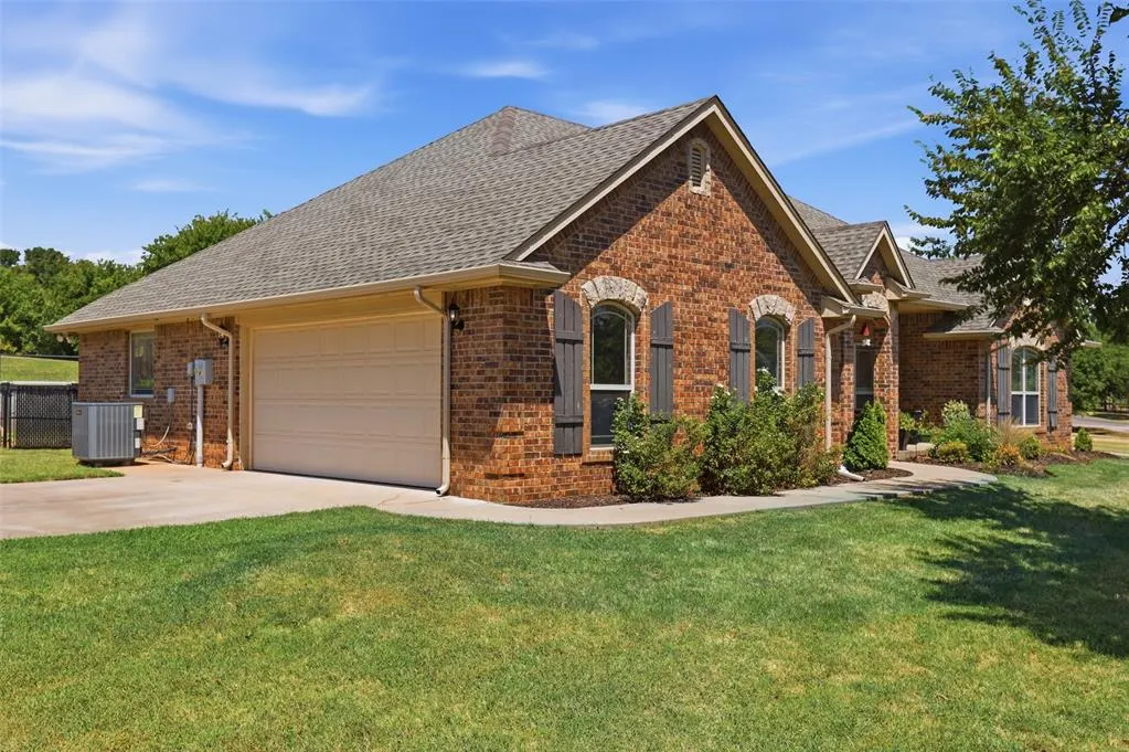 Photo 7 — 2430 County Road 1328, Blanchard, OK 73010