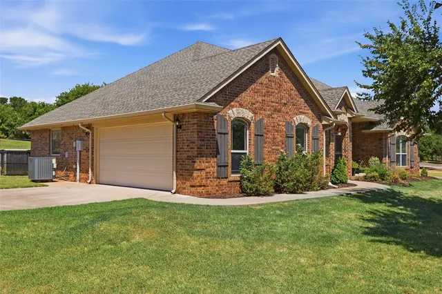 Photo 7 — 2430 County Road 1328, Blanchard, OK 73010