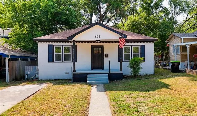Photo 3 — 609 N Oak Street, Holdenville, OK 74848