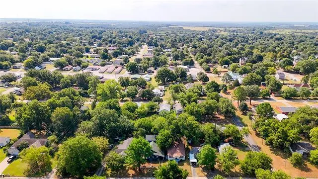 Photo 42 — 609 N Oak Street, Holdenville, OK 74848