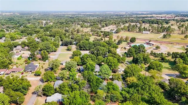 Photo 45 — 609 N Oak Street, Holdenville, OK 74848