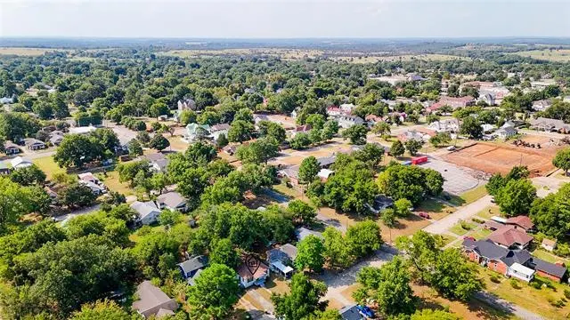 Photo 47 — 609 N Oak Street, Holdenville, OK 74848