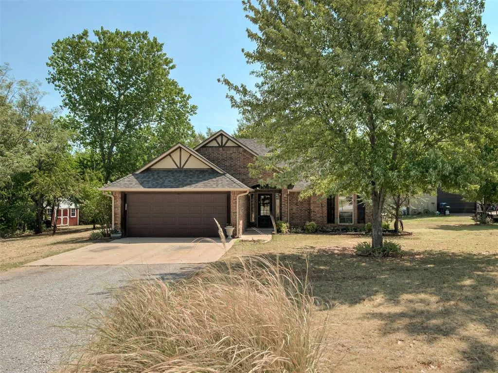 Front exterior — 923 County Street 2935, Tuttle, OK 73089
