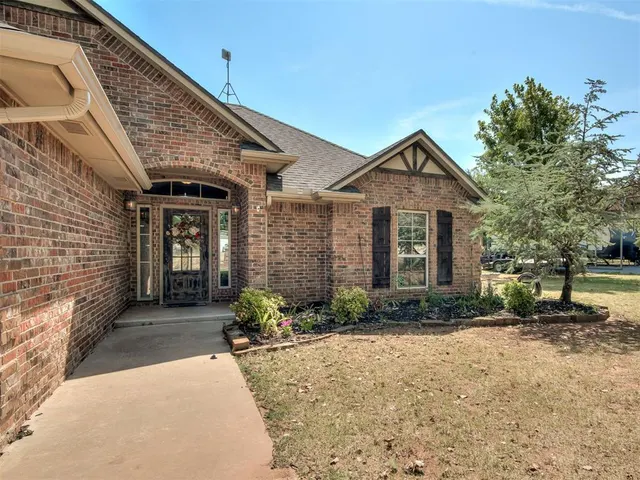 Photo 2 — 923 County Street 2935, Tuttle, OK 73089