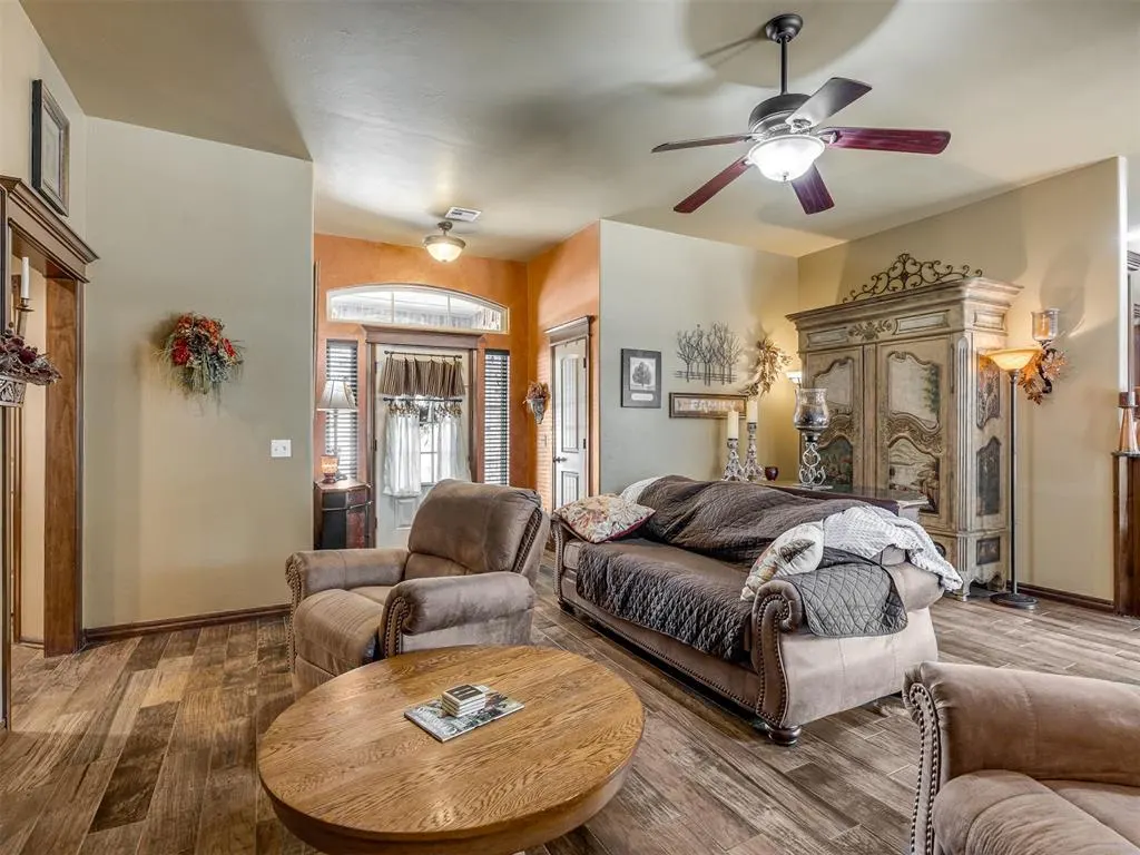 Photo 7 — 923 County Street 2935, Tuttle, OK 73089