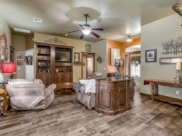 Photo 8 — 923 County Street 2935, Tuttle, OK 73089