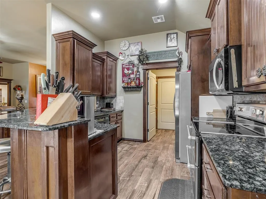 Photo 10 — 923 County Street 2935, Tuttle, OK 73089