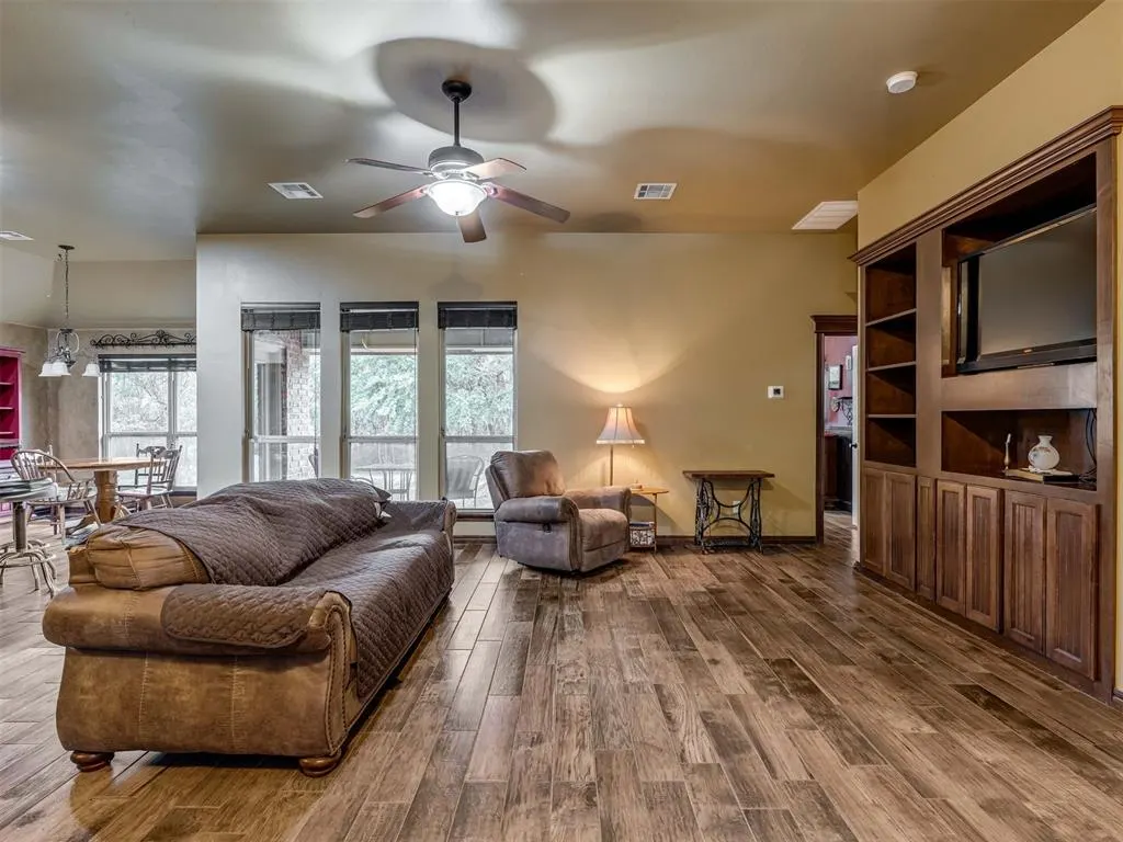 Photo 5 — 923 County Street 2935, Tuttle, OK 73089