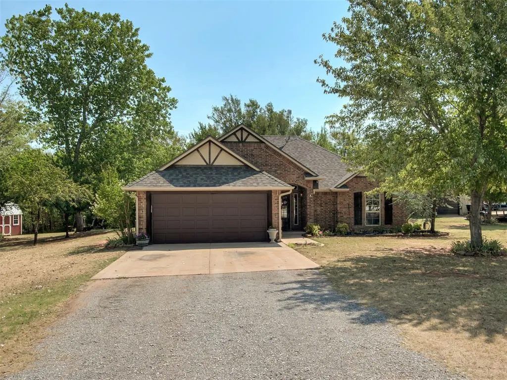 Front exterior — 923 County Street 2935, Tuttle, OK 73089