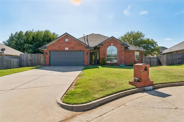 Photo 2 — 907 Ruby Lane, Oklahoma City, OK 73130