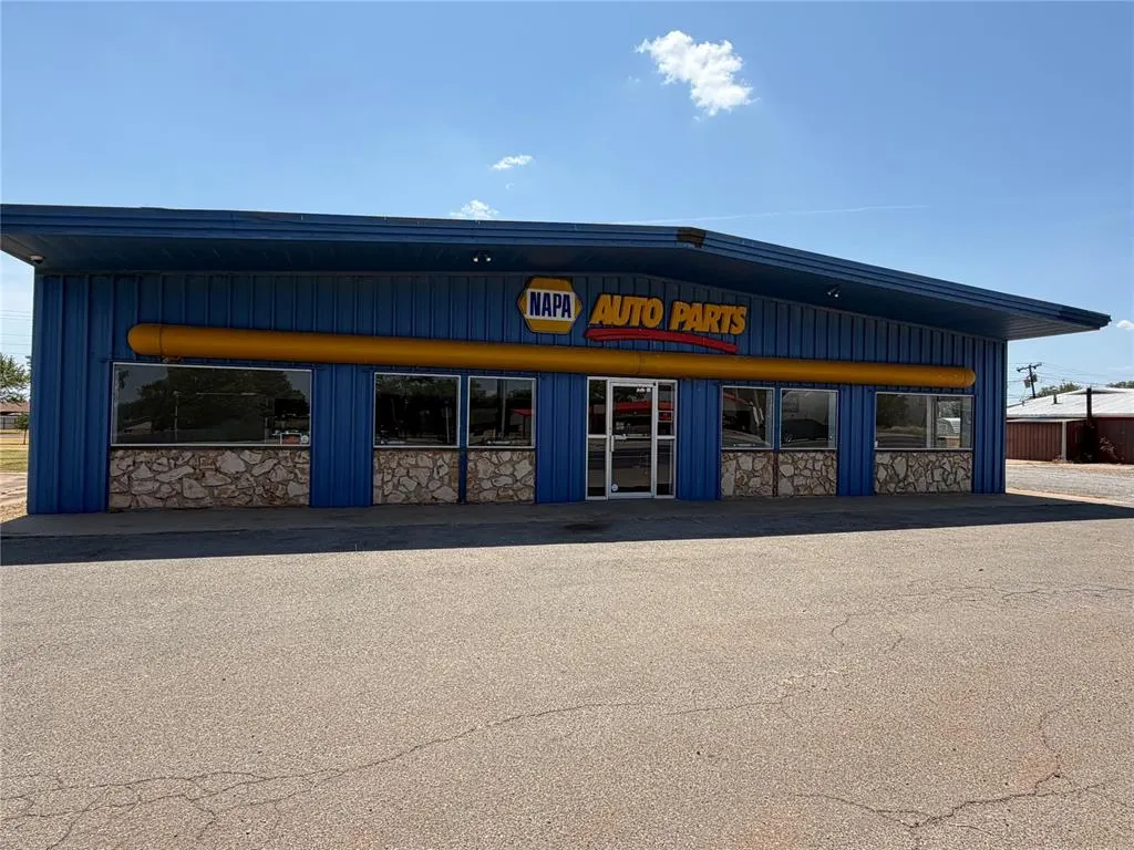 Front exterior — 1118 E Main Street, Cordell, OK 73632