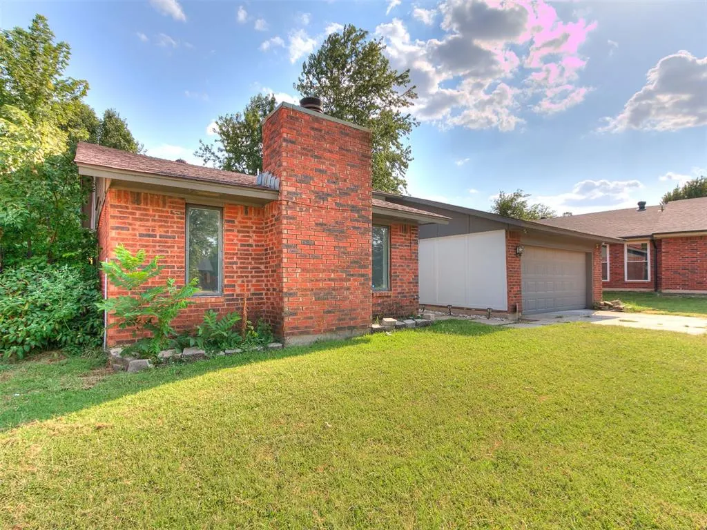 Front exterior — 8208 N Crestline Court, Oklahoma City, OK 73132
