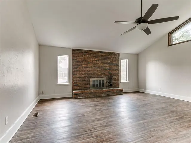 Photo 6 — 8208 N Crestline Court, Oklahoma City, OK 73132