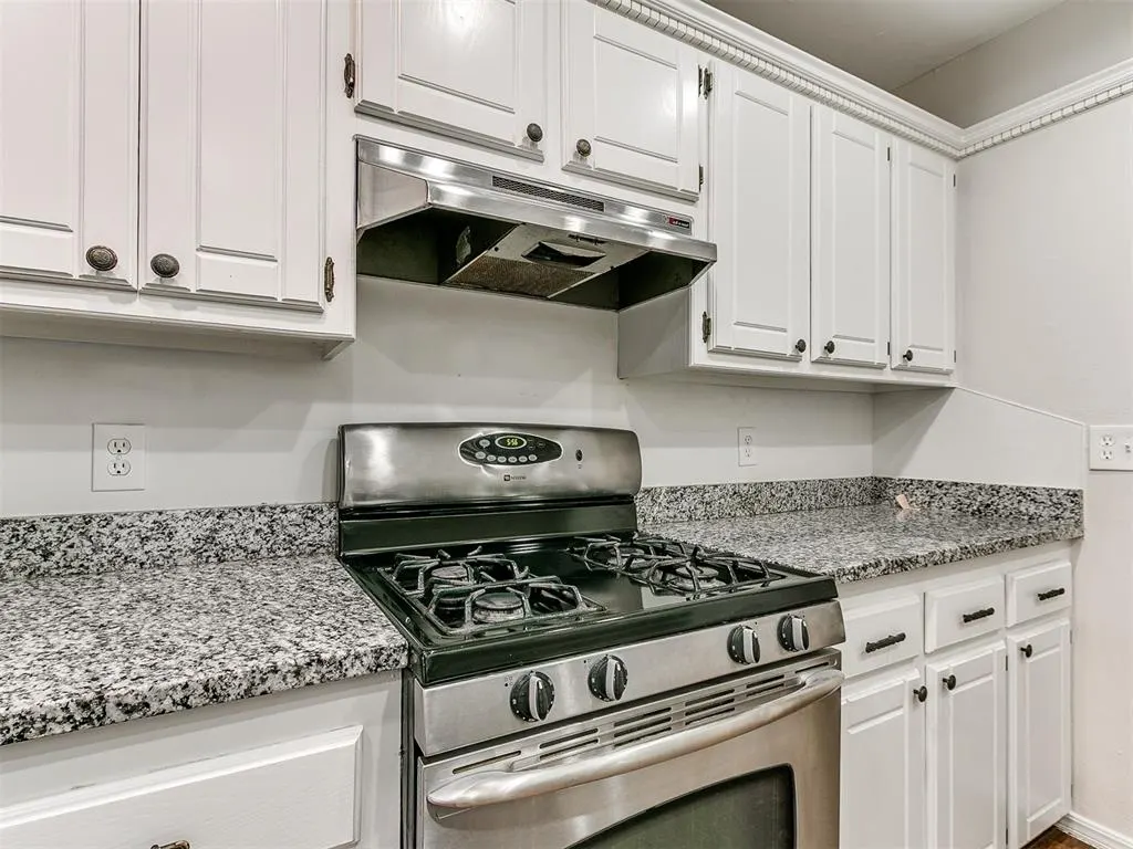 Photo 17 — 8208 N Crestline Court, Oklahoma City, OK 73132