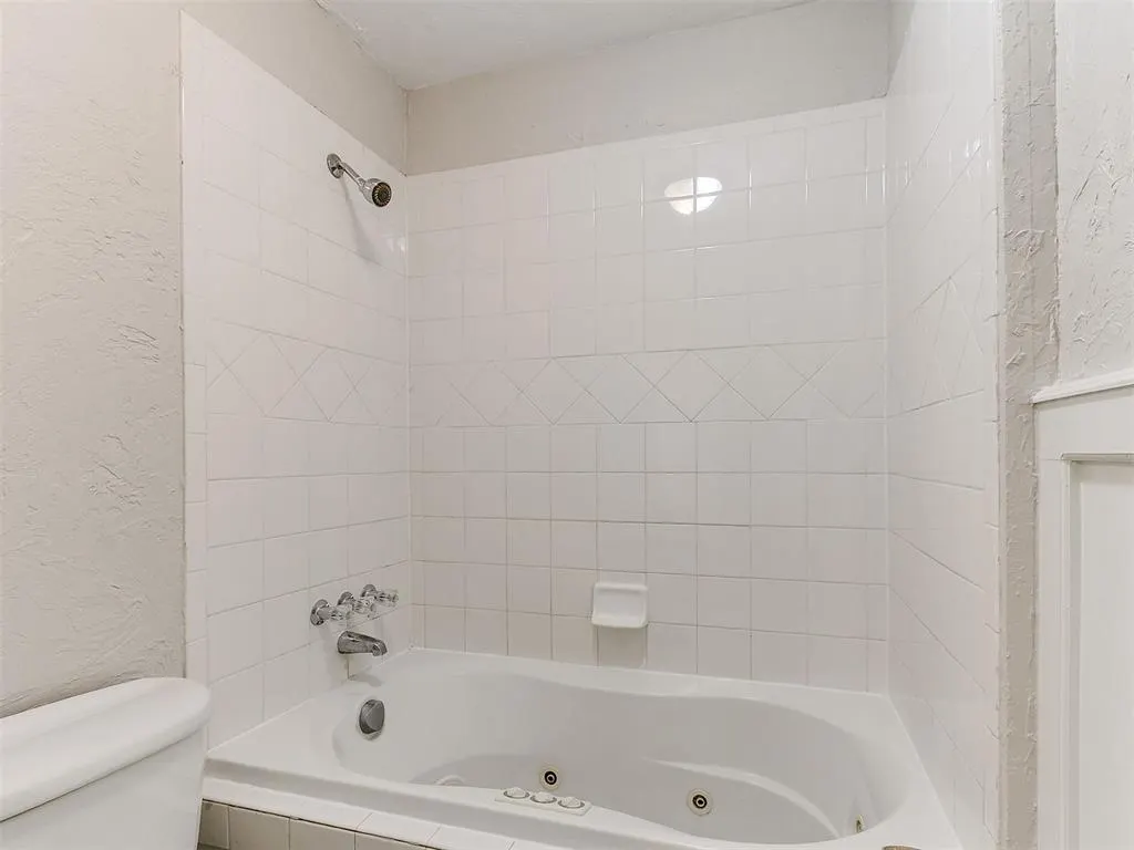 Photo 25 — 8208 N Crestline Court, Oklahoma City, OK 73132