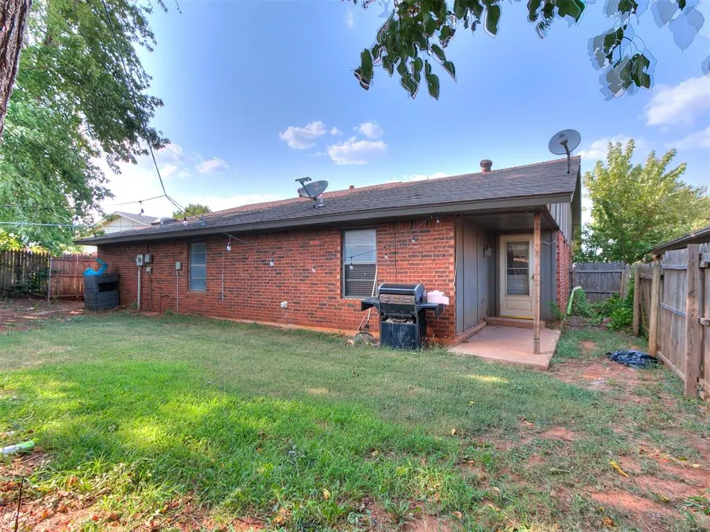 Photo 37 — 8208 N Crestline Court, Oklahoma City, OK 73132