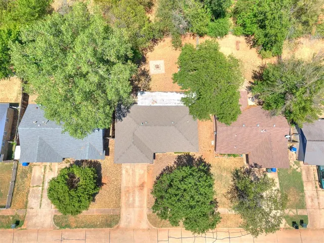 Photo 6 — 2125 Allenhurst Street, Norman, OK 73071