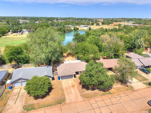 Photo 7 — 2125 Allenhurst Street, Norman, OK 73071