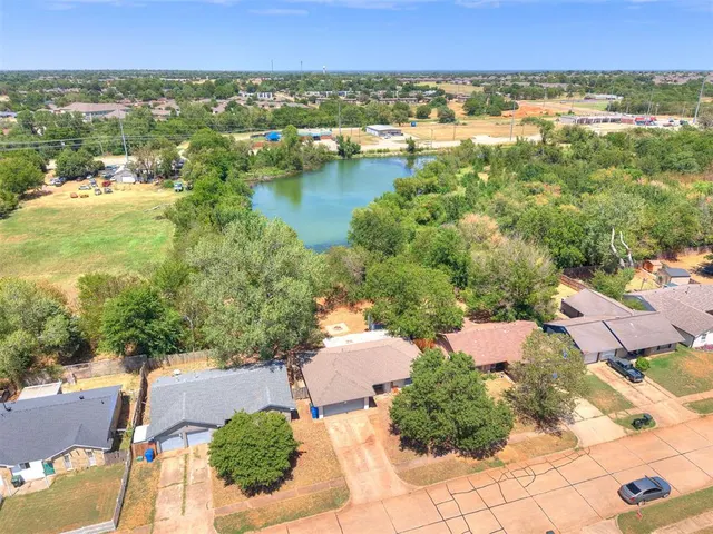 Photo 3 — 2125 Allenhurst Street, Norman, OK 73071
