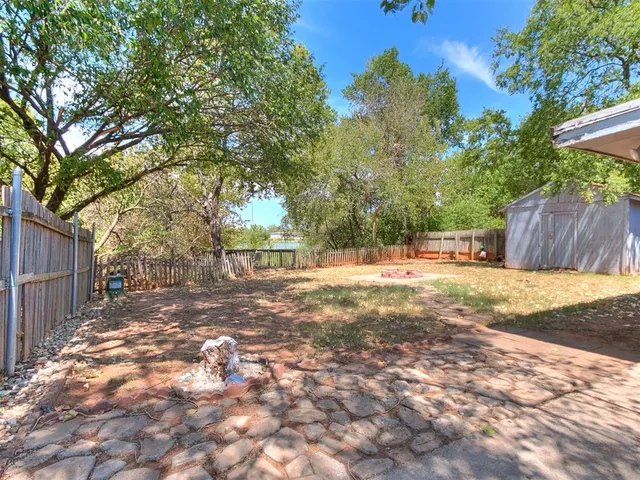 Photo 8 — 2125 Allenhurst Street, Norman, OK 73071