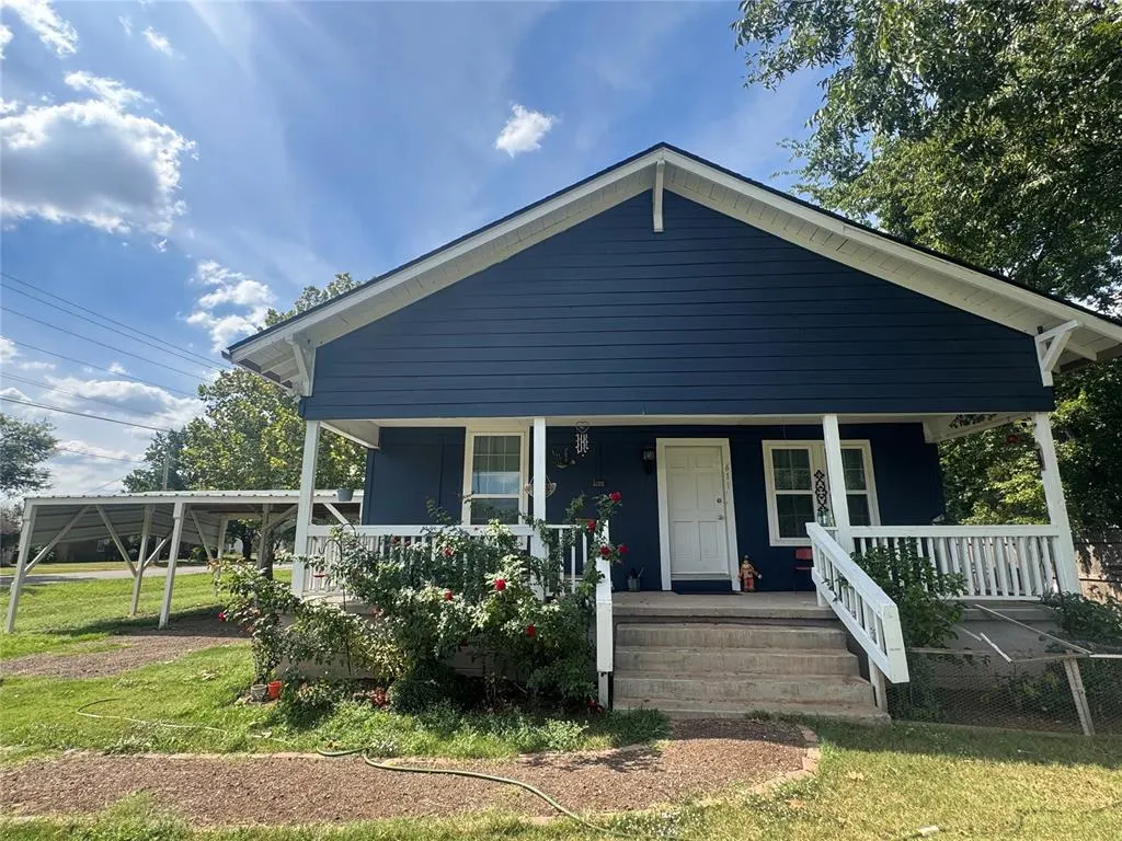 Photo 2 — 611 SW 6th Street, Lindsay, OK 73052