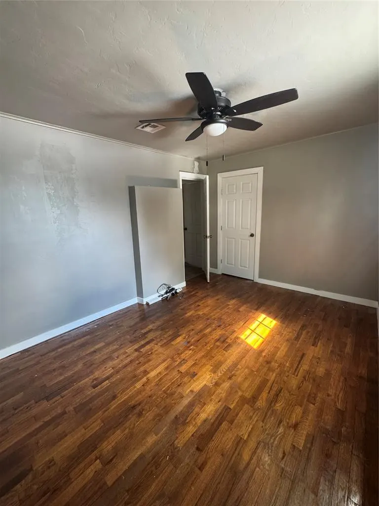 Photo 7 — 611 SW 6th Street, Lindsay, OK 73052