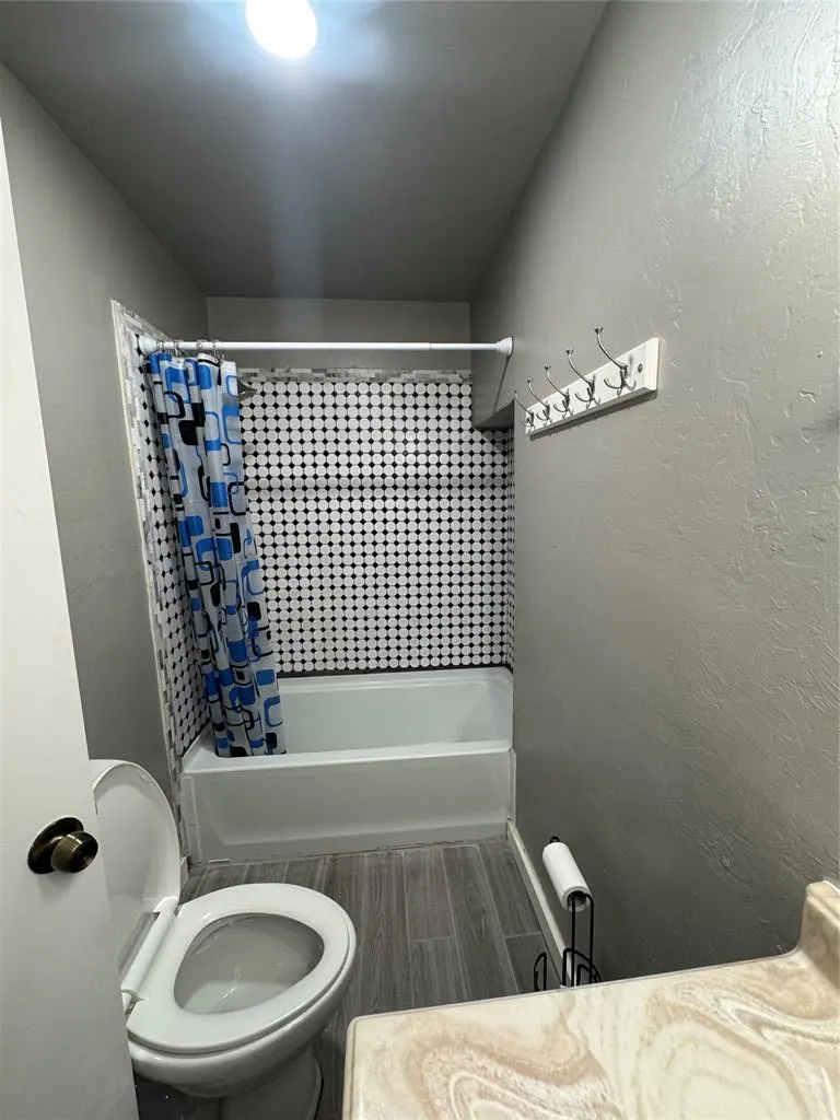 Photo 11 — 611 SW 6th Street, Lindsay, OK 73052